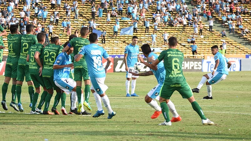 Los de Junín se llevaron los tres puntos de Córdoba. Foto: Lucio Casalla / ElDoce.tv.