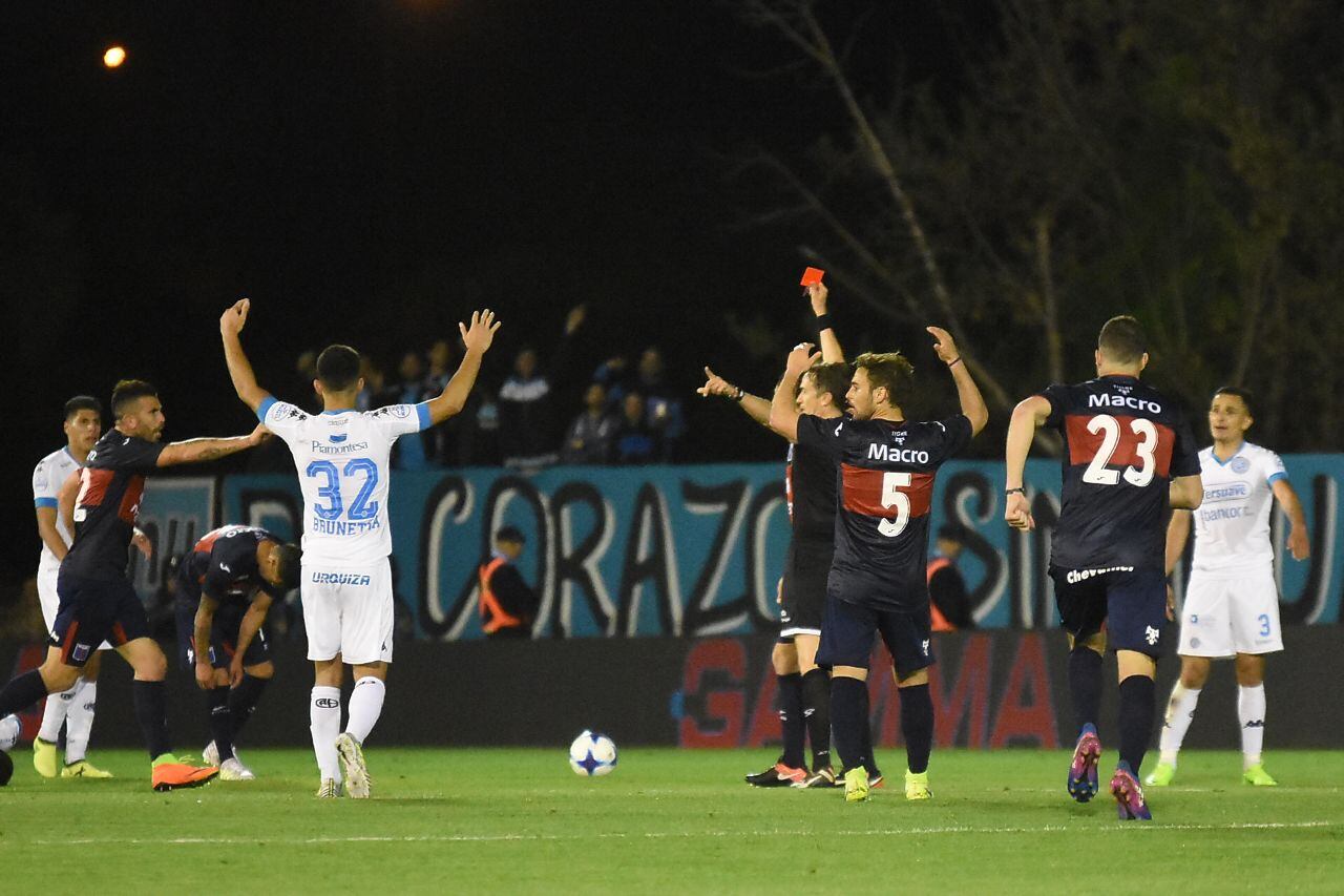 Los de Méndez y los de Caruso abrieron la fecha 4. Foto: Lucio Casalla / ElDoce.tv.