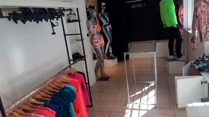 Los delincuentes apuntaron directamente a la ropa para ciclistas, contaron los dueños de la fábrica.