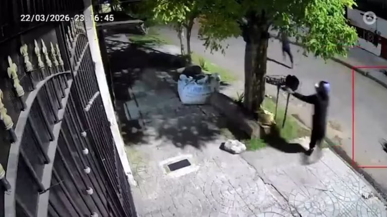 Los delincuentes huyeron y son intensamente buscados.