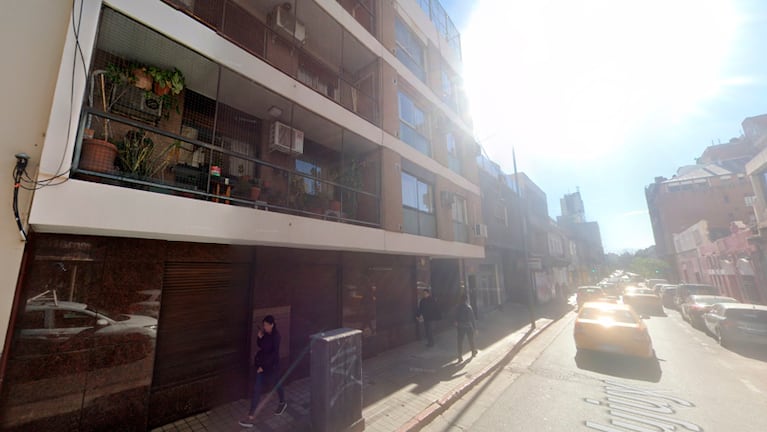 Los delincuentes que habrían sido ayudados por policías también atacaron en un edificio de calle Jujuy.
