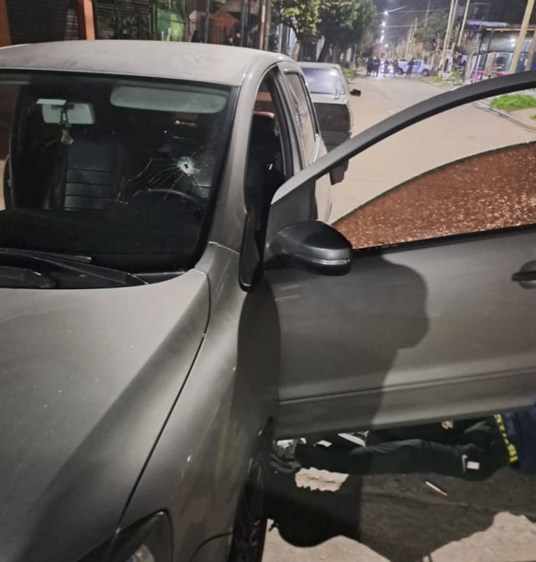 Los delincuentes quisieron robarle a una pareja de policías.