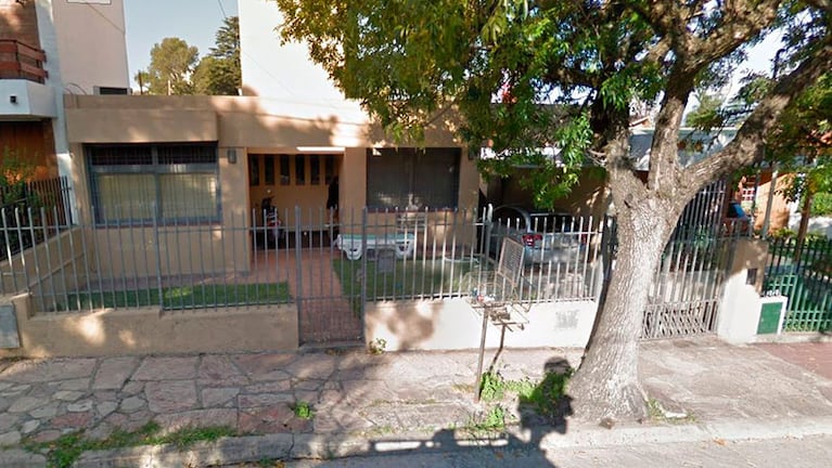 Los delincuentes revolvieron toda la casa para llevarse las pertenencias de la familia. (Captura Google Maps)
