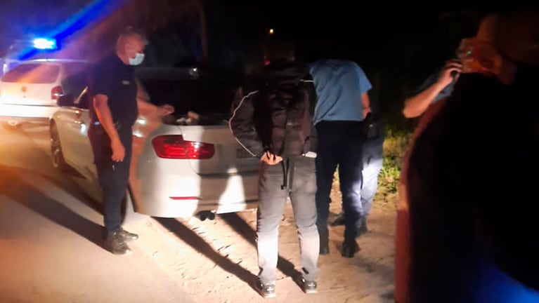 Los detenidos circulaban en un BMW y les secuestraron baterías del drone y celulares.