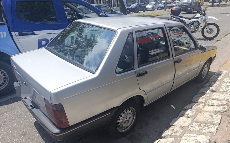 Los detenidos circulaban en un Fiat Duna.