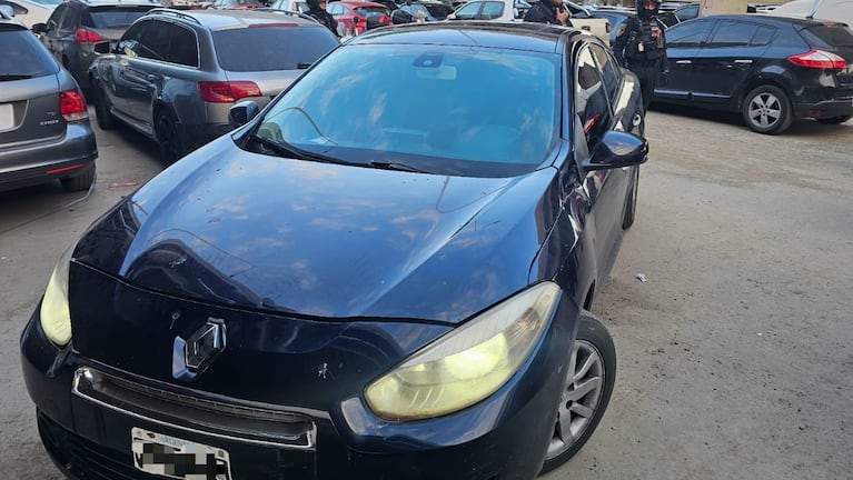 Los detenidos se trasladaban a bordo de un Renault Fluence.