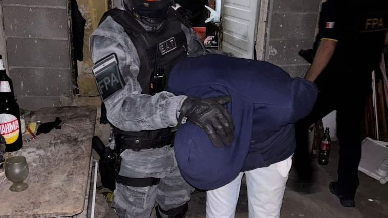 Los detenidos son una pareja y otro hombre.