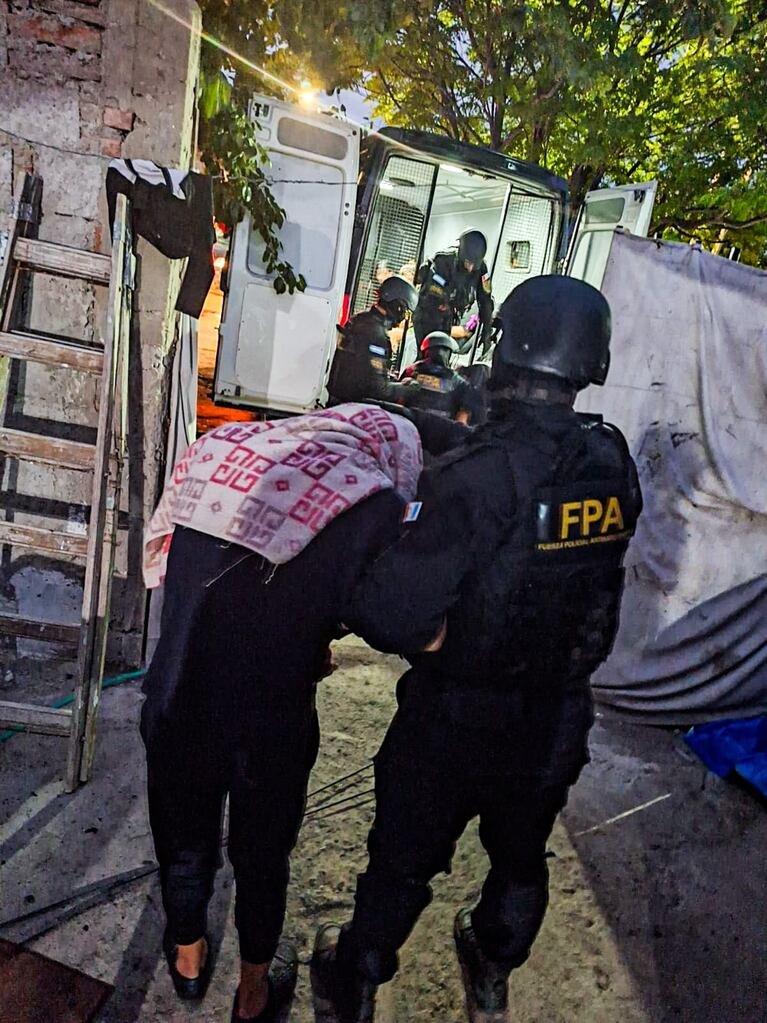 Los detenidos vendían droga desde barrio Yapeyú.