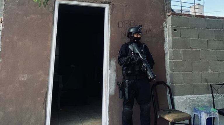 Los detenidos vendían droga desde dos casas distintas.