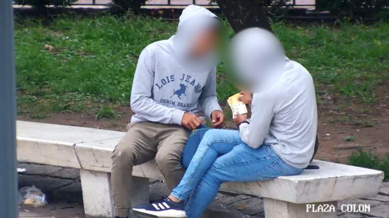 Los detuvieron vendiendo droga en la plaza Colón. (Foto: Municipalidad de Córdoba)