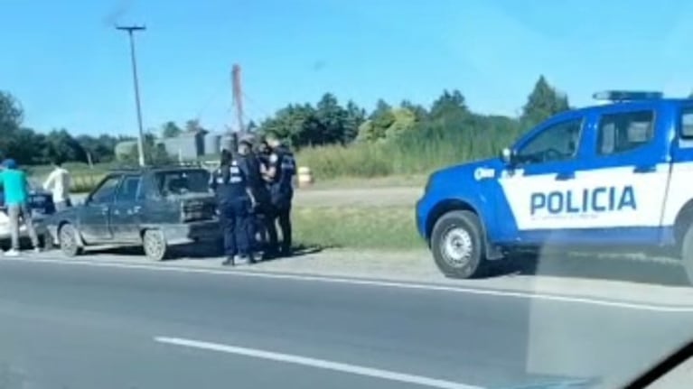 Los dos ladrones en el momento de la detención.