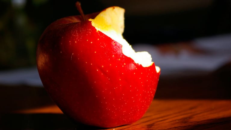 Los efectos de la manzana pueden mejorar tu vida sexual. 