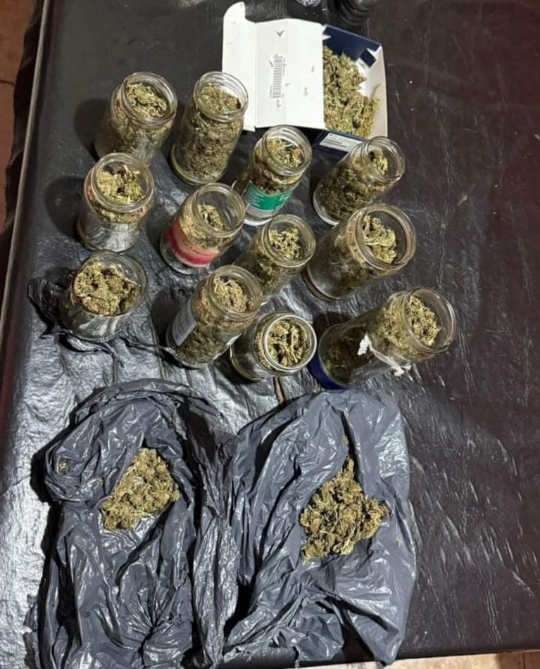 Los elementos secuestrados en la casa del ladrón.