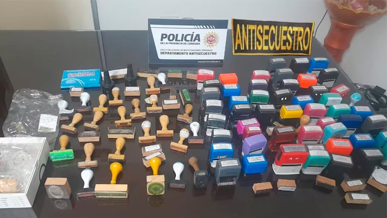 Los elementos secuestrados en uno de los operativos por la mega estafa contra Apross.