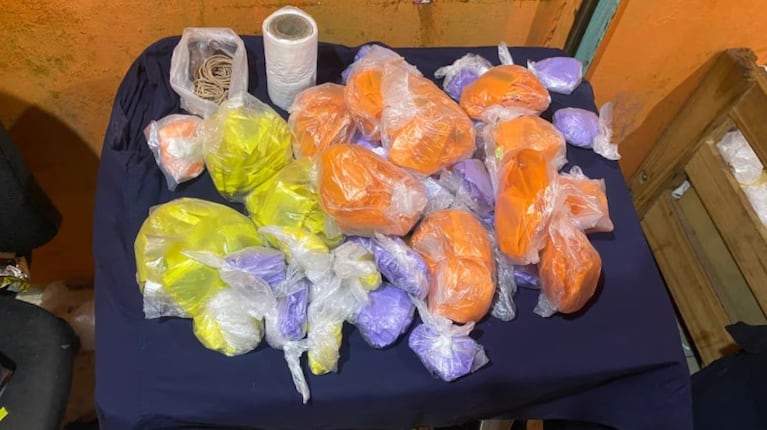 Los elementos secuestrados tras el tiroteo.