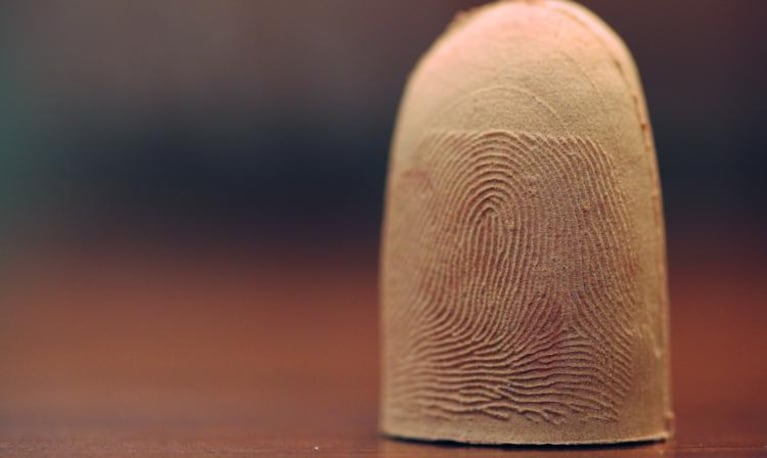 Los empleados usaron moldes de siliconas con sus huellas dactilares para violar el sistema de acceso biométrico. 