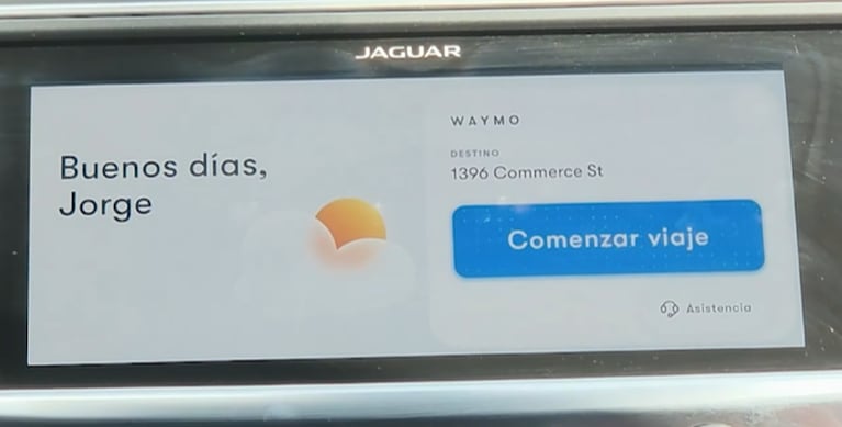 Los enviados especiales de El Doce circularon en un "robotaxi".