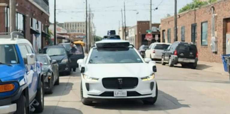 Los enviados especiales de El Doce circularon en un "robotaxi".