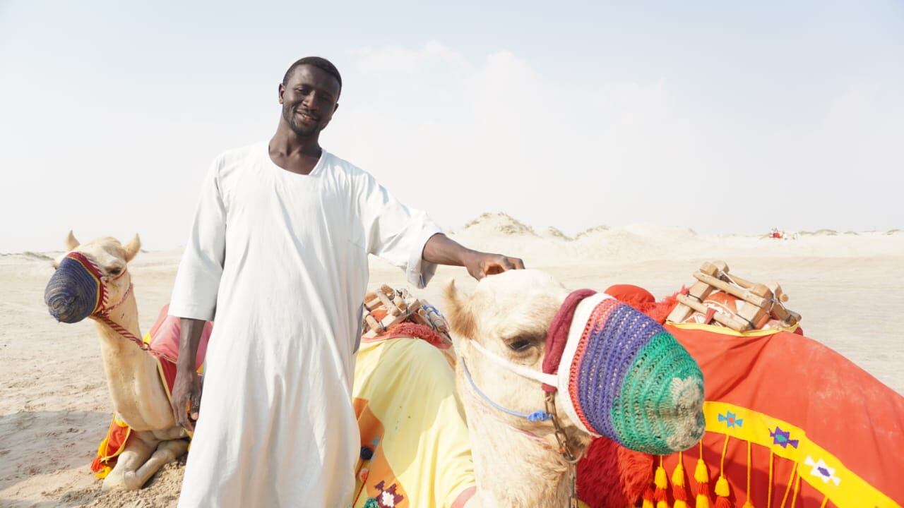 Los enviados especiales pasearon en camellos. Foto: Lucio Casalla/El Doce.