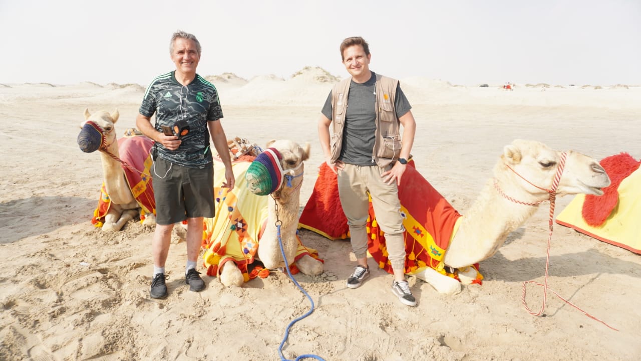 Los enviados especiales pasearon en camellos. Foto: Lucio Casalla/El Doce.