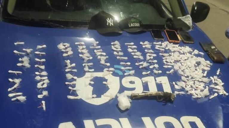 Los envoltorios secuestrados durante la requisa.
