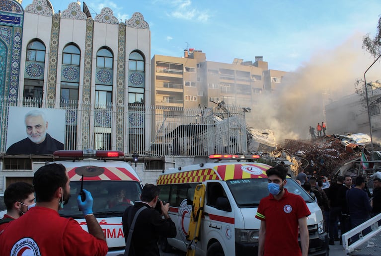 Los escombros del consulado iraní en Damasco, Siria. REUTERS/Firas Makdesi