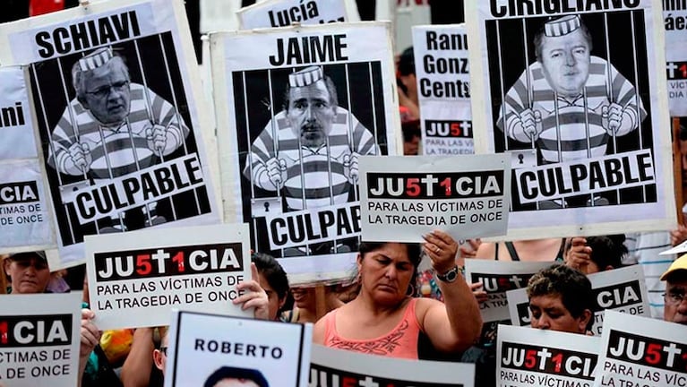 Los familiares conformes tras el fallo de la Justicia.  Foto: Clarín