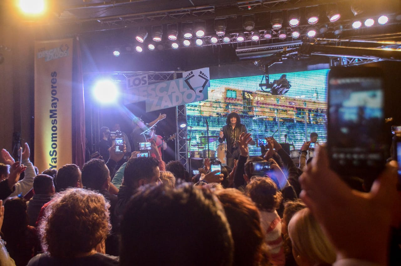 Los festejos de la banda en Sala del Rey con figuras del cuarteto.