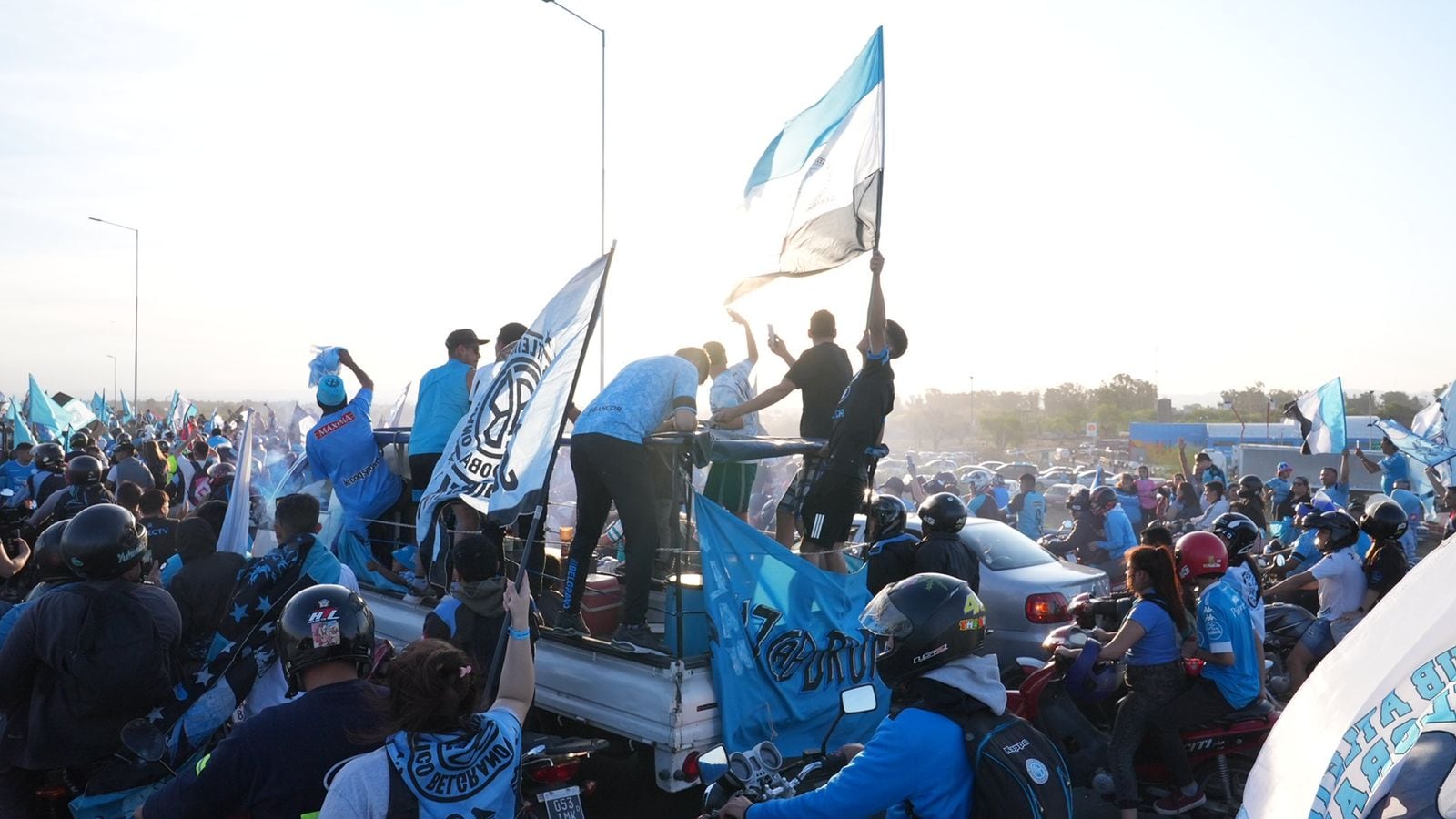 Los festejos del pueblo pirata continuaron en Córdoba. Fotos: Agustín Zaya/ElDoce.