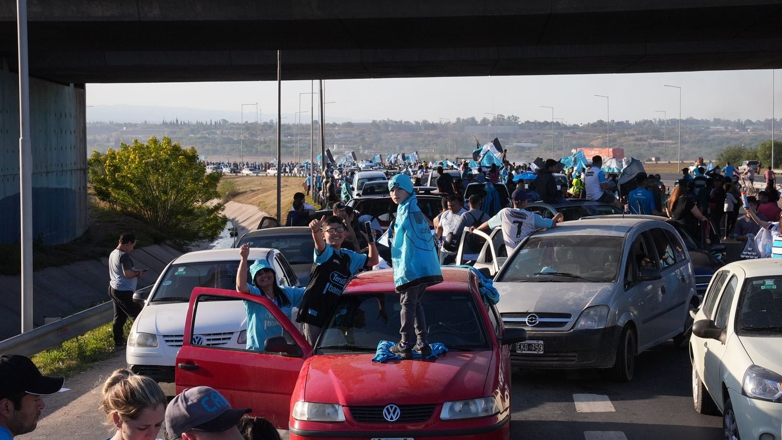 Los festejos del pueblo pirata continuaron en Córdoba. Fotos: Agustín Zaya/ElDoce.