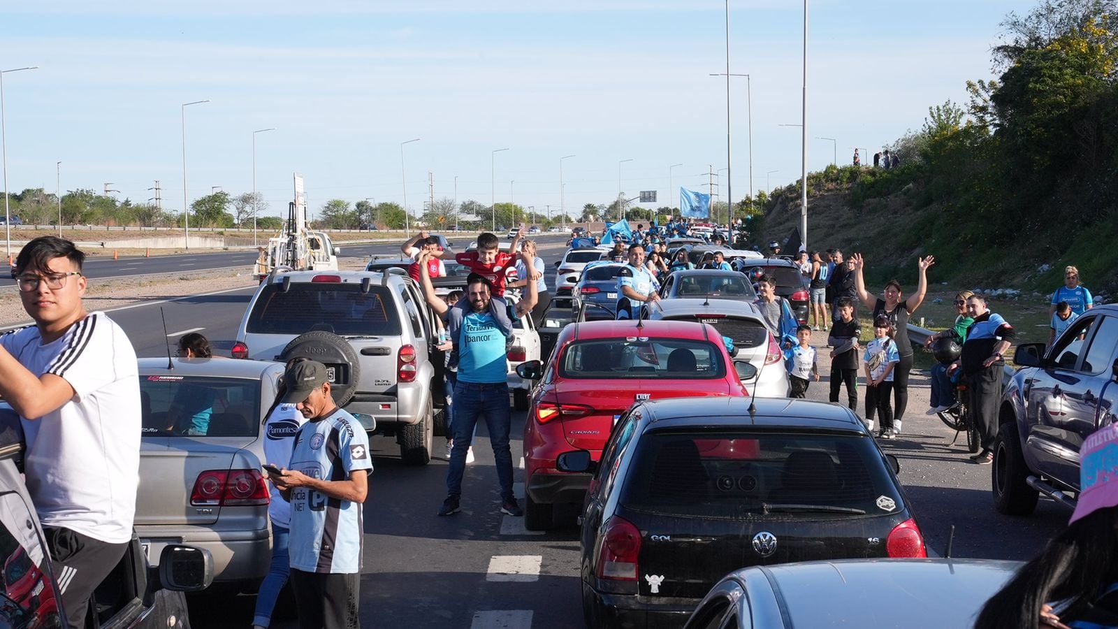 Los festejos del pueblo pirata continuaron en Córdoba. Fotos: Agustín Zaya/ElDoce.