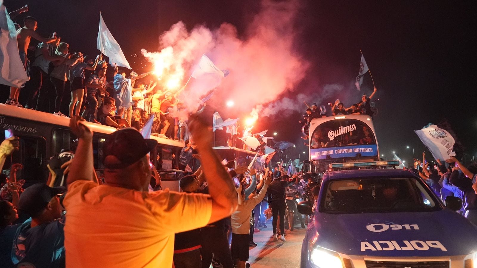 Los festejos del pueblo pirata continuaron en Córdoba. Fotos: Agustín Zaya/ElDoce.