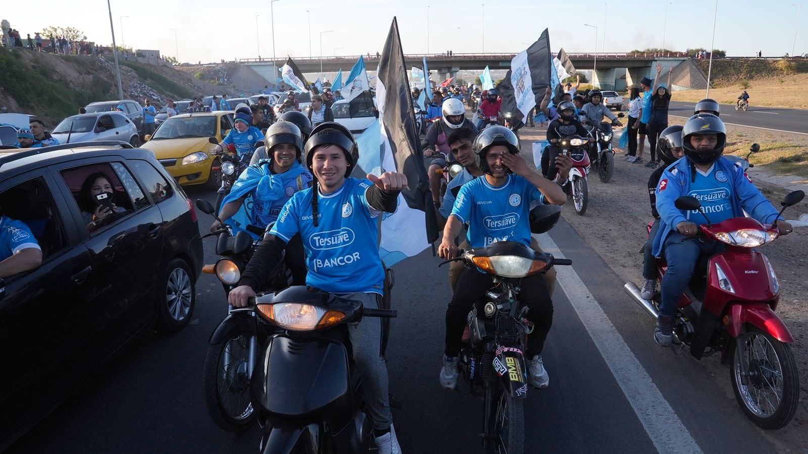 Los festejos del pueblo pirata continuaron en Córdoba. Fotos: Agustín Zaya/ElDoce.