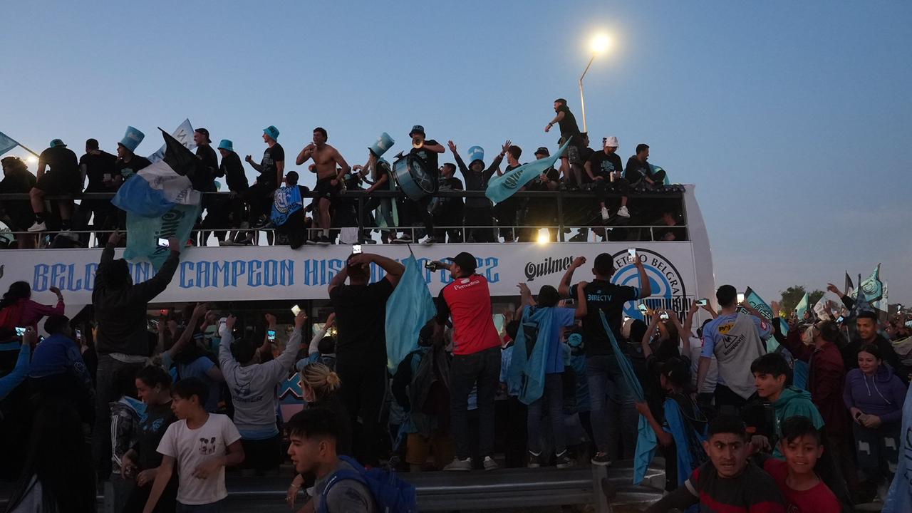 Los festejos del pueblo pirata continuaron en Córdoba. Fotos: Agustín Zaya/ElDoce.