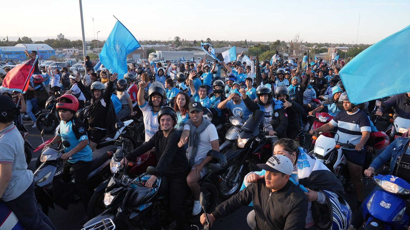 Los festejos del pueblo pirata continuaron en Córdoba. Fotos: Agustín Zaya/ElDoce.