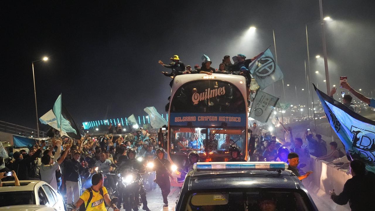 Los festejos del pueblo pirata continuaron en Córdoba. Fotos: Agustín Zaya/ElDoce.