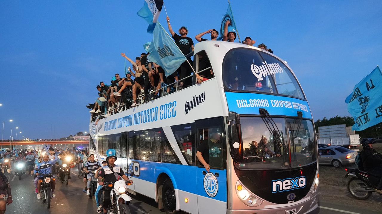 Los festejos del pueblo pirata continuaron en Córdoba. Fotos: Agustín Zaya/ElDoce.