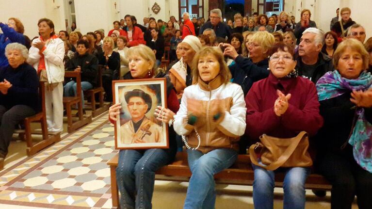 Los fieles celebran la futura santidad del Cura Brochero.