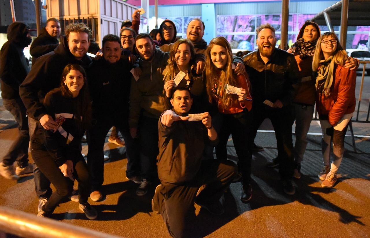 Los fieles seguidores de Pato Fontanet coparon la Plaza de la Música. Foto: Lucio Casalla / ElDoce.tv