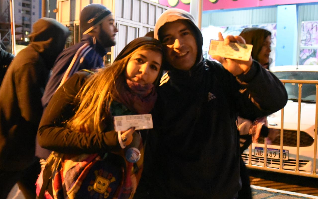 Los fieles seguidores de Pato Fontanet coparon la Plaza de la Música. Foto: Lucio Casalla / ElDoce.tv