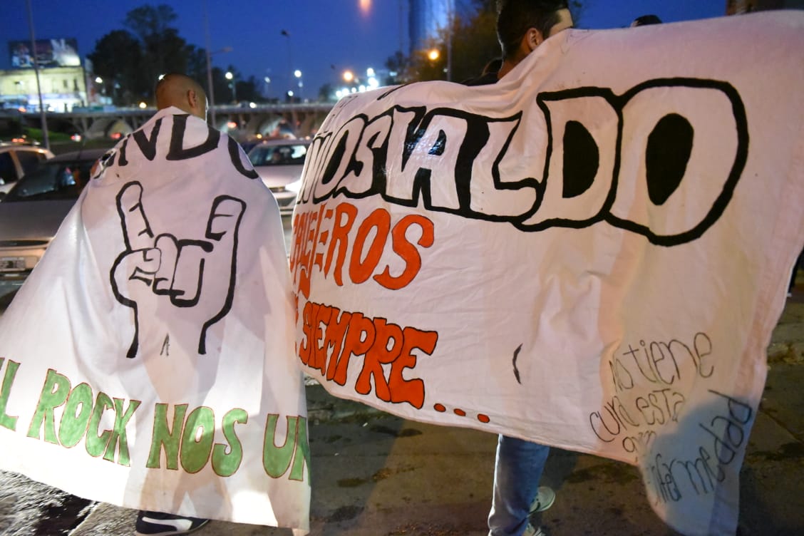 Los fieles seguidores de Pato Fontanet coparon la Plaza de la Música. Foto: Lucio Casalla / ElDoce.tv