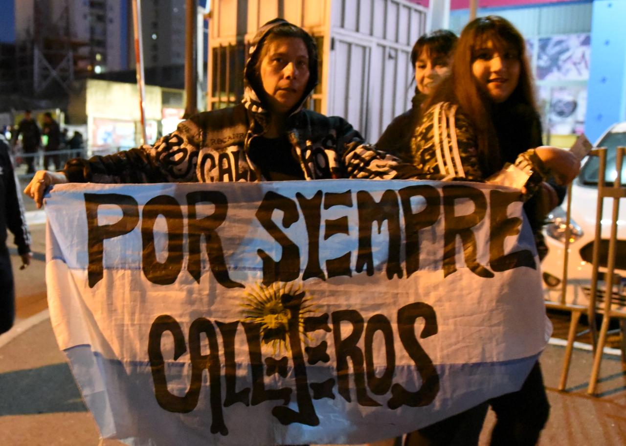 Los fieles seguidores de Pato Fontanet coparon la Plaza de la Música. Foto: Lucio Casalla / ElDoce.tv