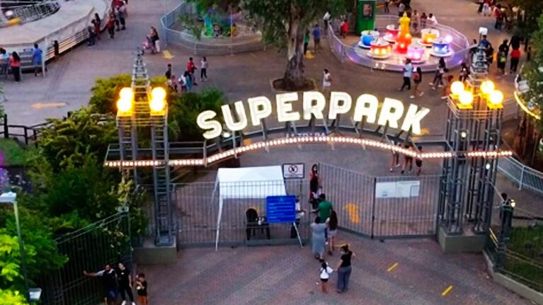 Los fines de semana el parque recibe a miles de personas.