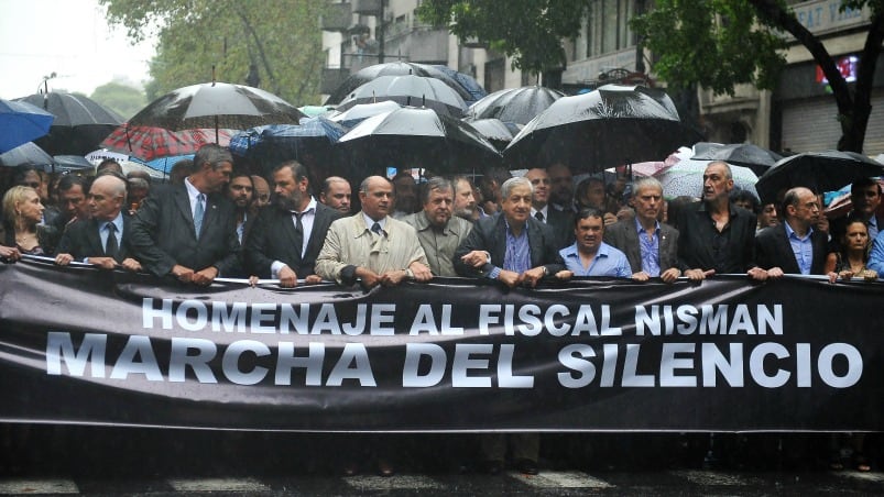 Los fiscales encabezaron la marcha del 18F