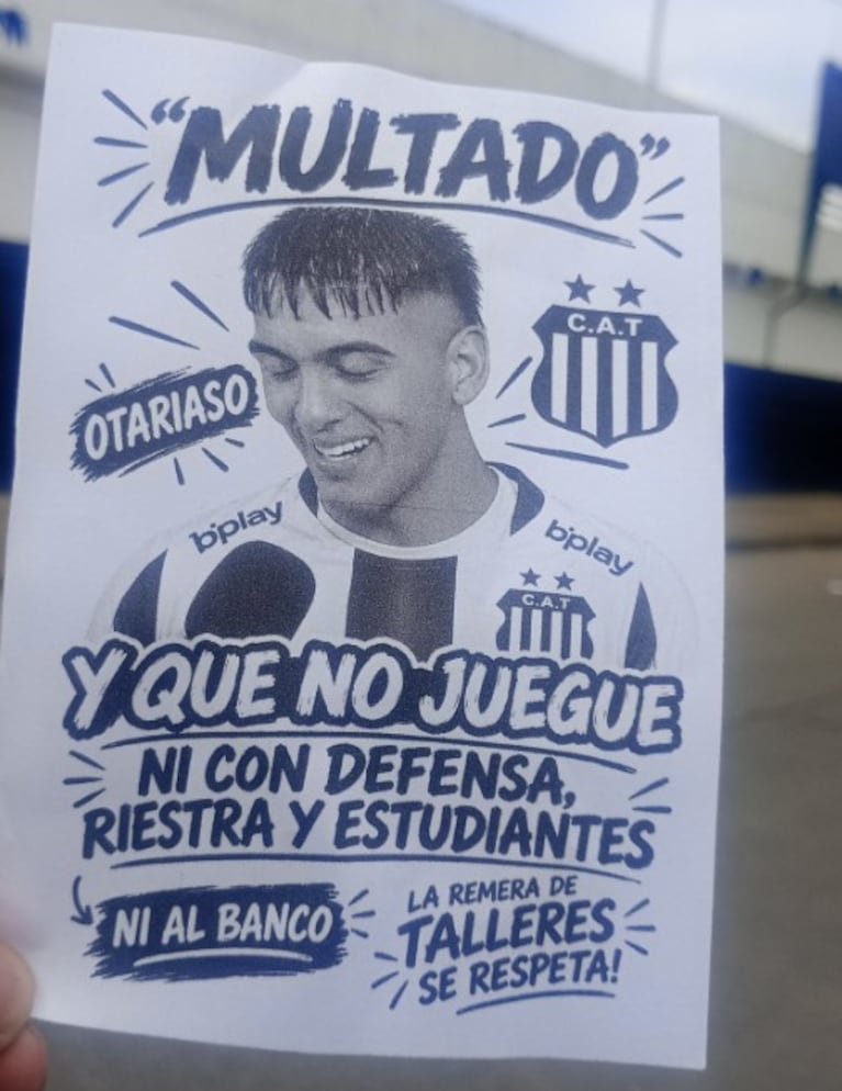 Los folletos en contra de Matías Galarza.