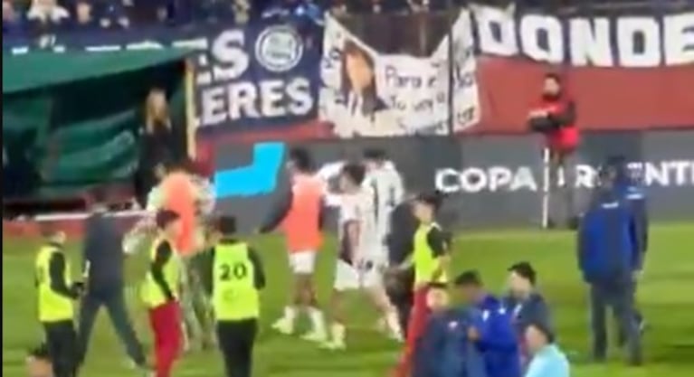 Los futbolistas albiazules fueron abucheados cuando se retiraron del campo de juego.