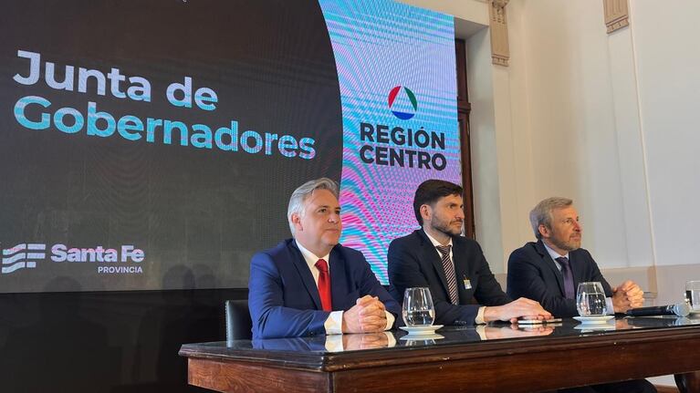 Los gobernadores Llaryora, Pullaro y Frigerio.