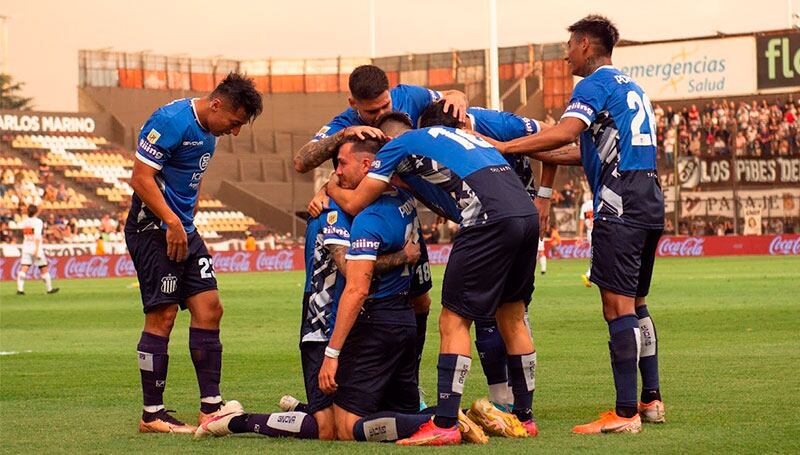 Los goles de la T fueron de Santos, Pizzini y Portillo.