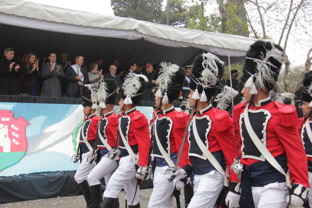 Los habitantes de Bell Ville disfrutaron del desfile cívico militar.