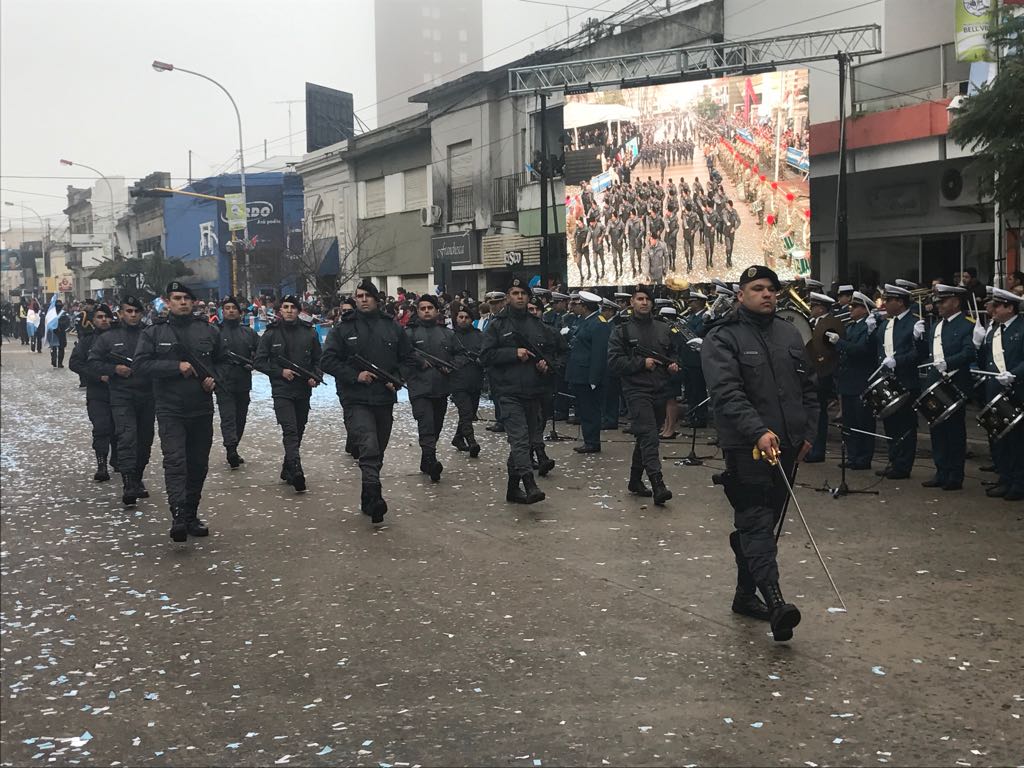 Los habitantes de Bell Ville disfrutaron del desfile cívico militar.